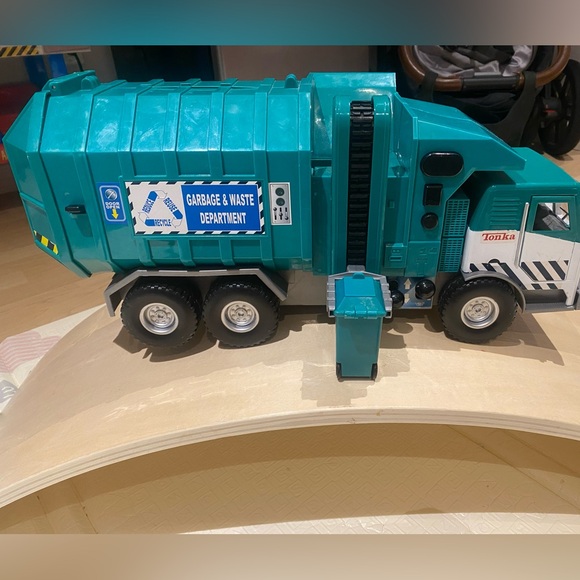 Tonka Other - Tonka Large Realistic Garbage Truck Kids Toy